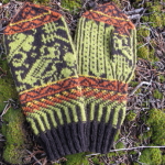 Demon Locust Mittens